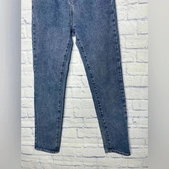 Pretty Little Thing Blue Straight Leg Jeans - Picture 7 of 7